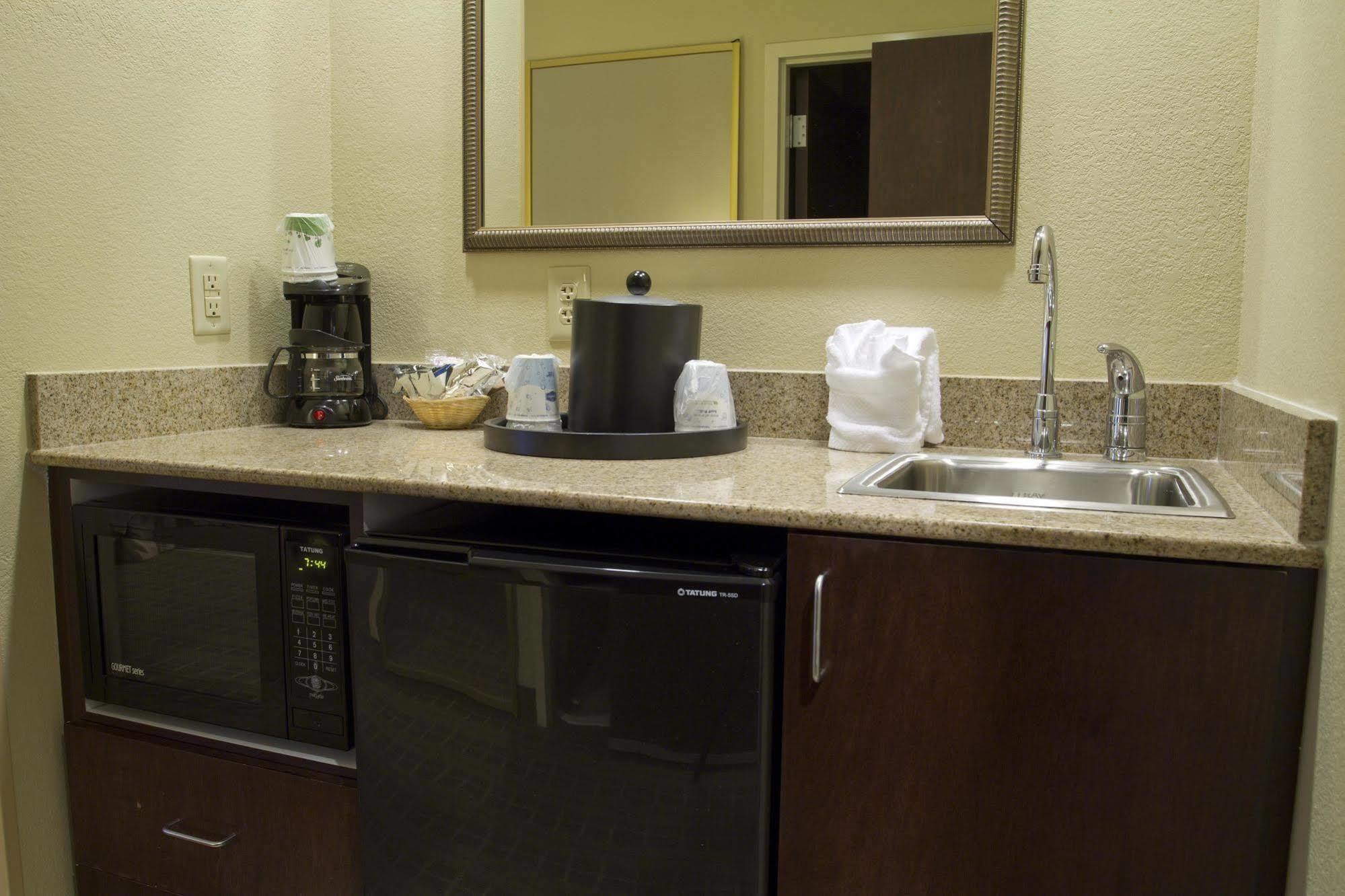 Hampton Inn Charlotte Monroe Oda fotoğraf