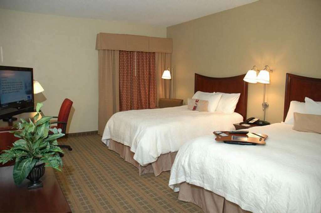 Hampton Inn Charlotte Monroe Oda fotoğraf